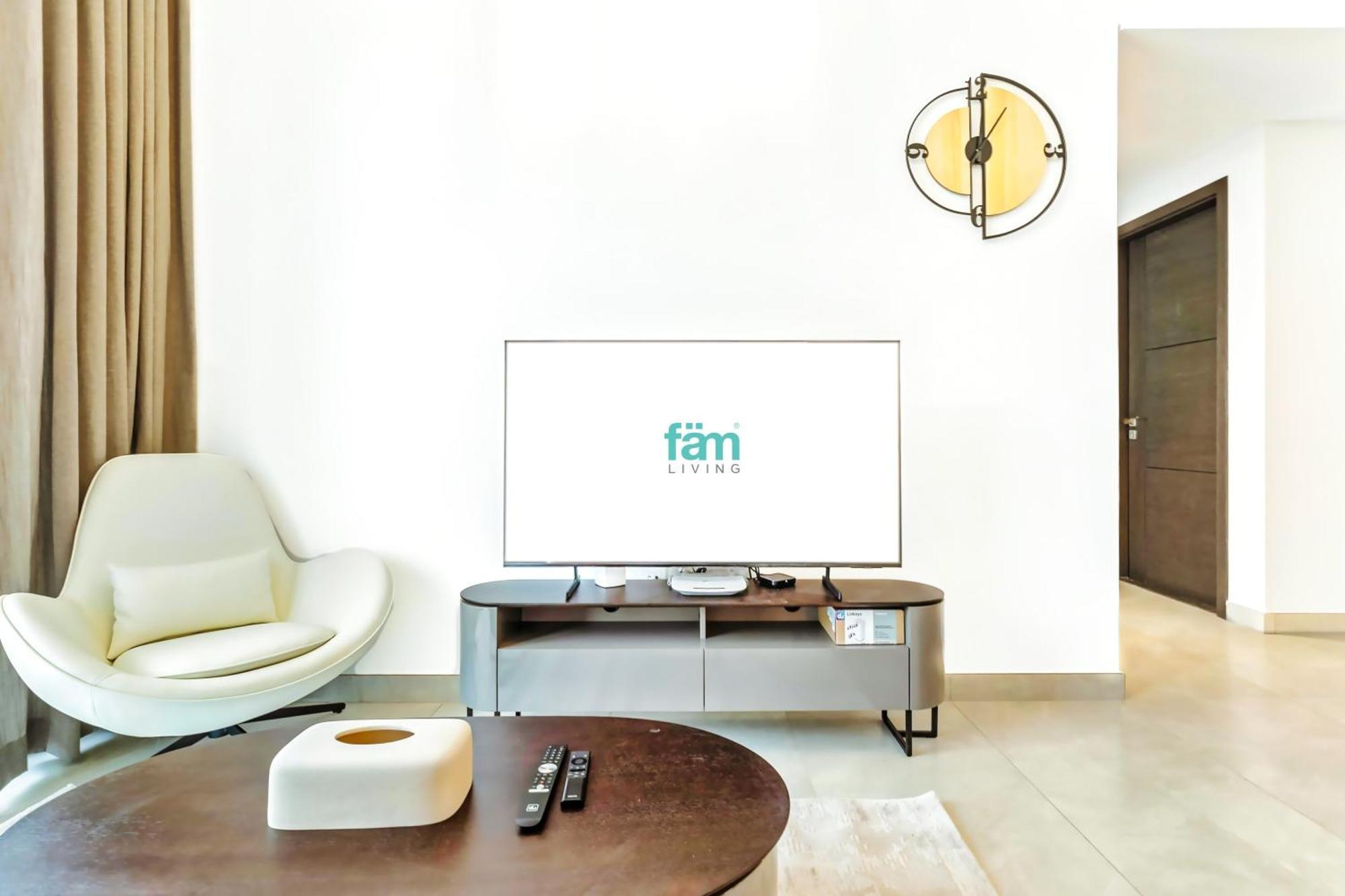 Fam Living Paragon Igo 1 Bed Modern Retreat *